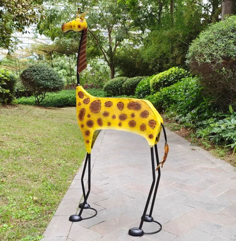 Scultura giraffa di design in metallo per esterni 92 cm