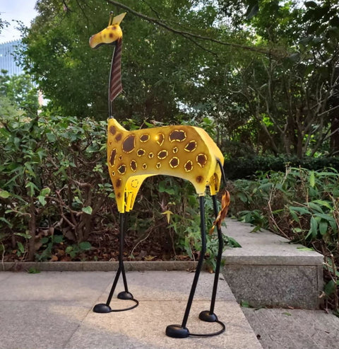 Scultura giraffa di design in metallo per esterni 92 cm